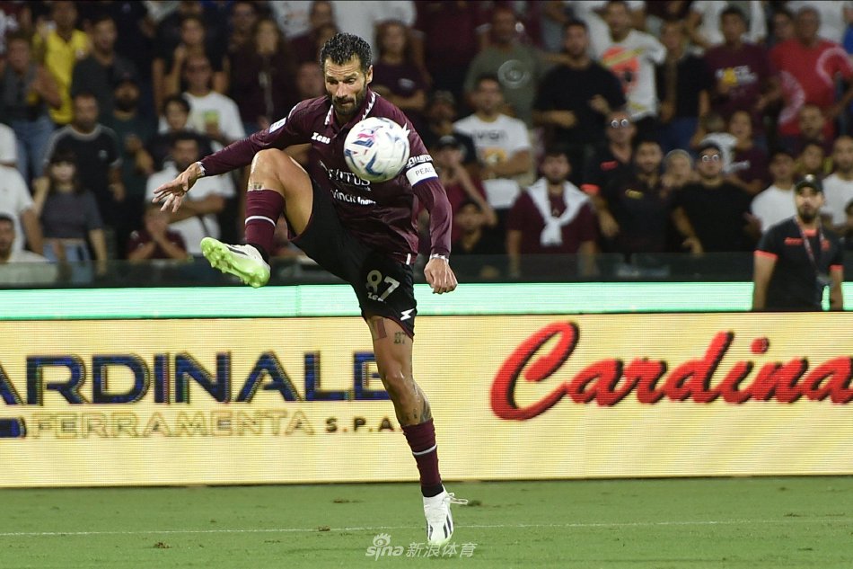 斯身边打球 斯身边打球