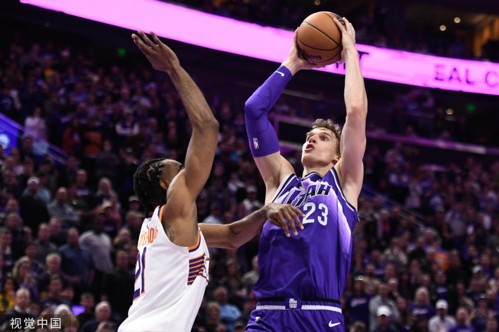 球在国际舞 球在国际舞